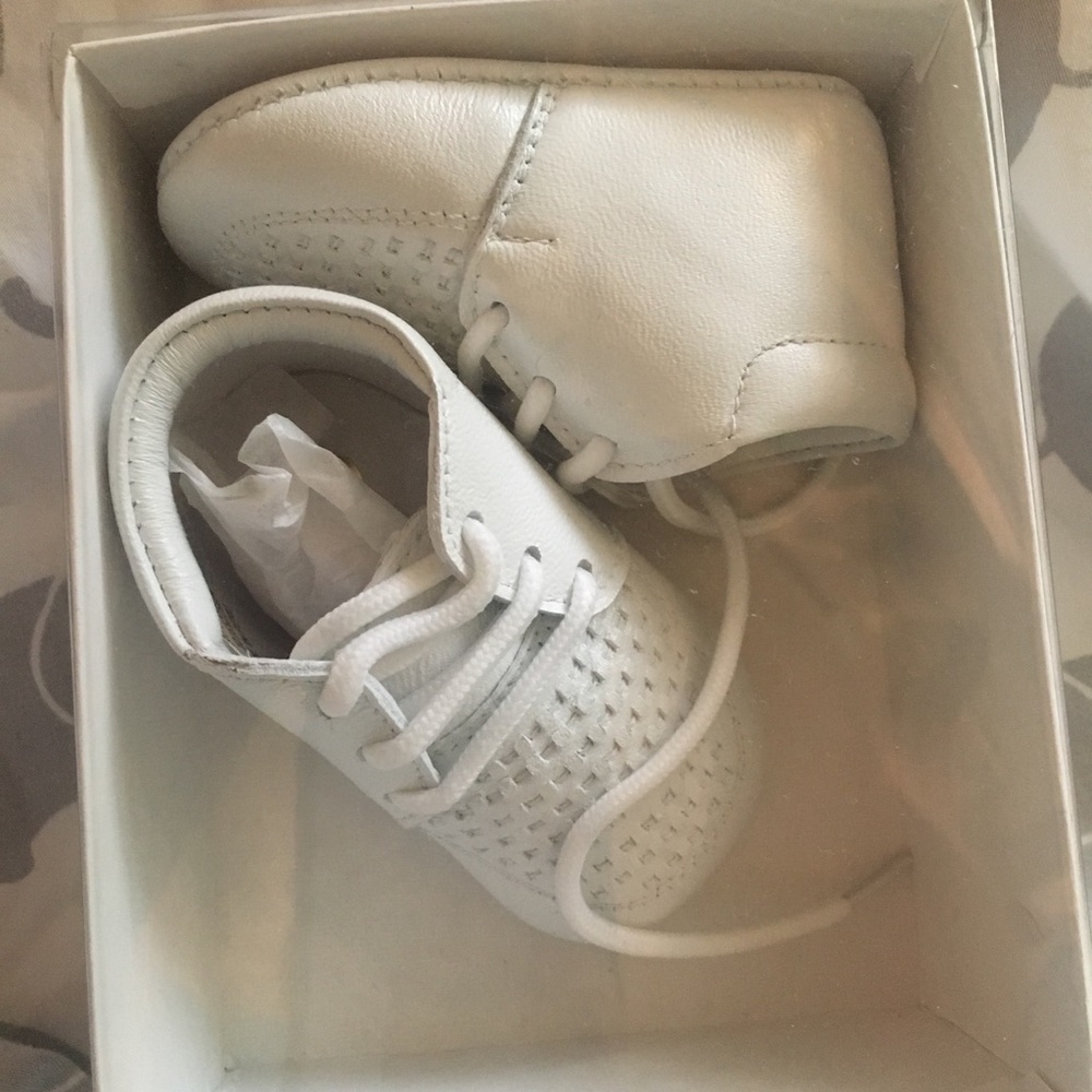 Infant leather shoes